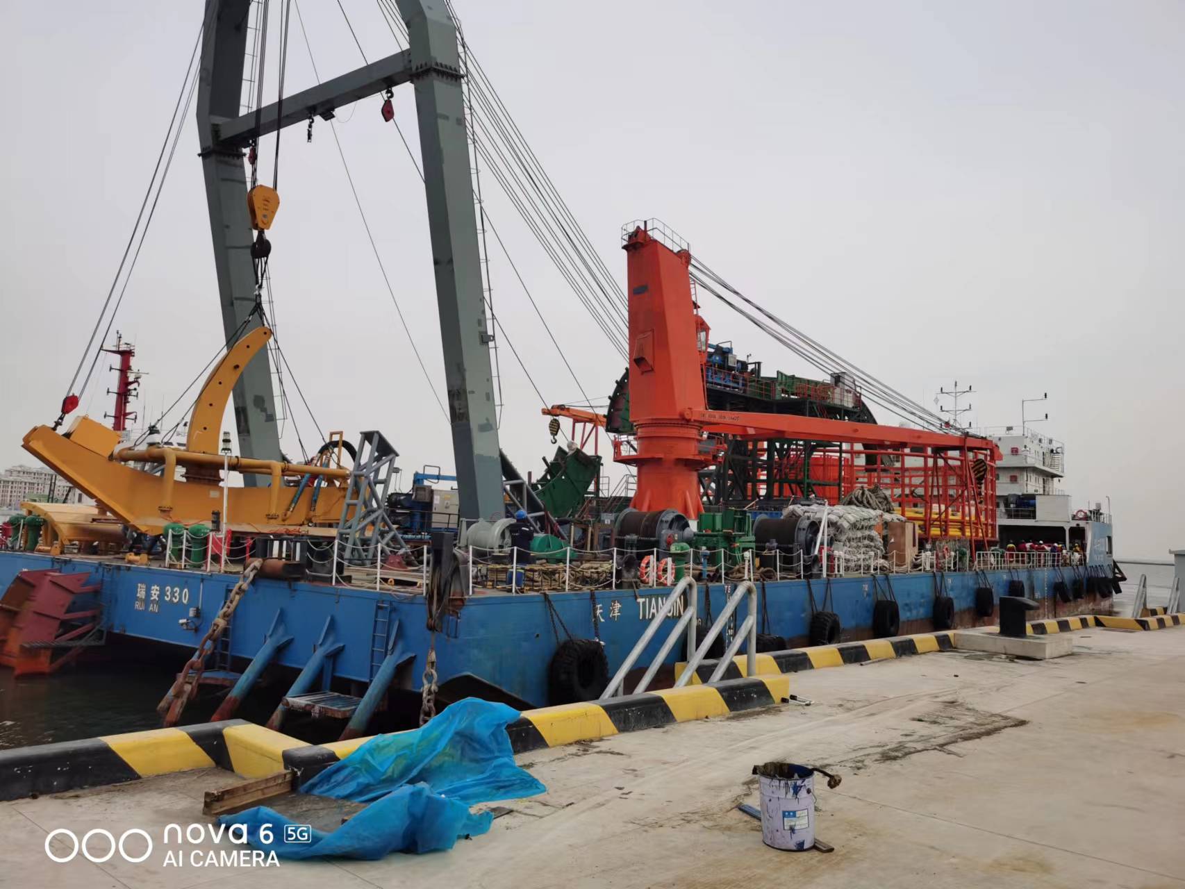 天津海银盛船务铺管船改造项目
